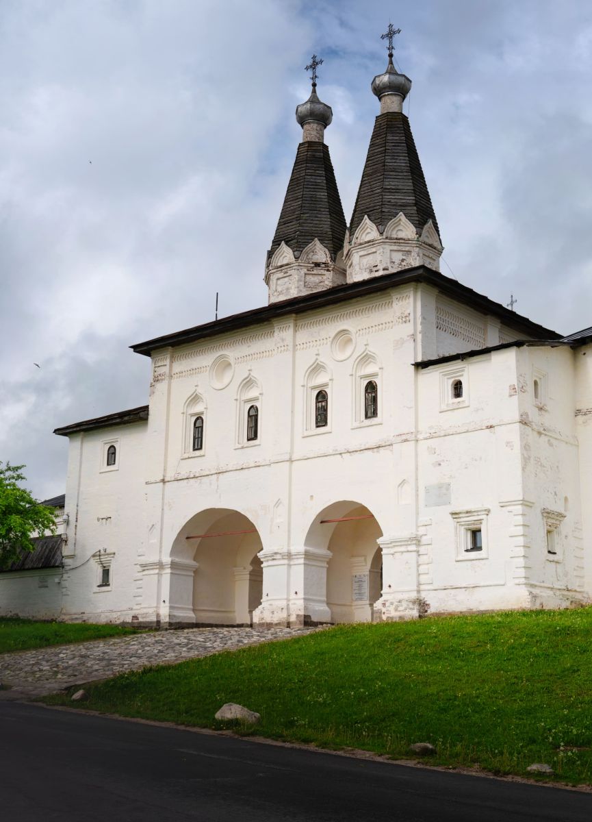 Церковь Богоявления и Ферапонта